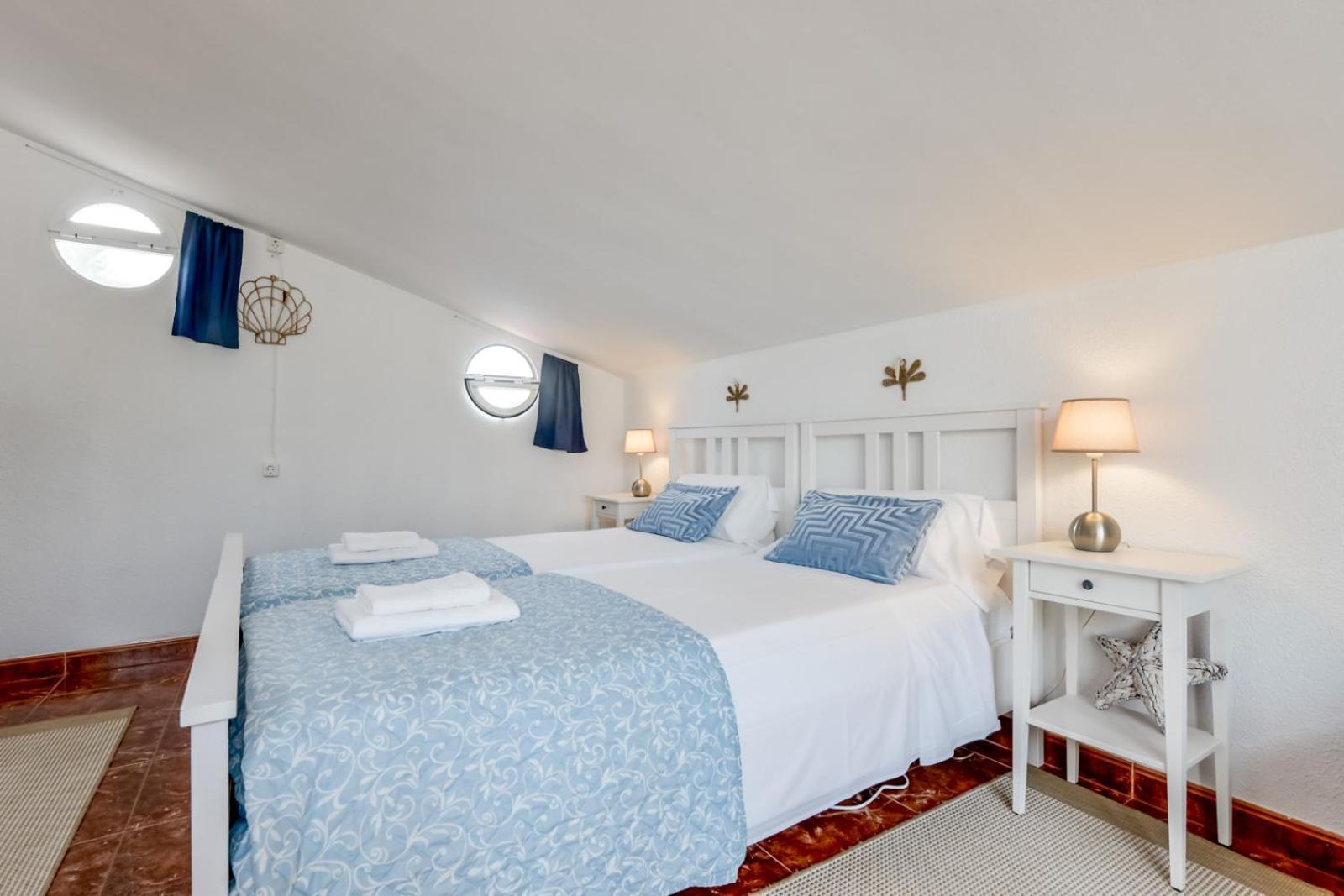 Villas Guzman - Xenia Calp Dış mekan fotoğraf